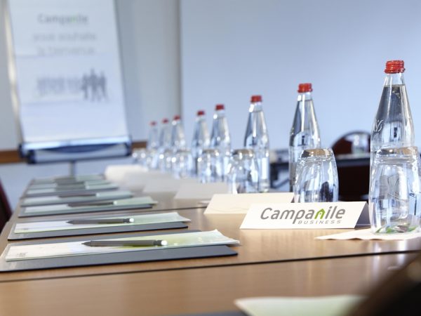 Table de réunion Campanile Douai