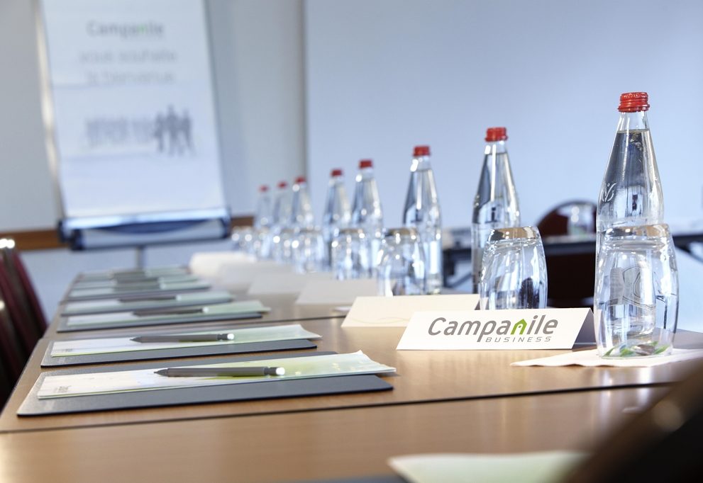Table de réunion Campanile Douai