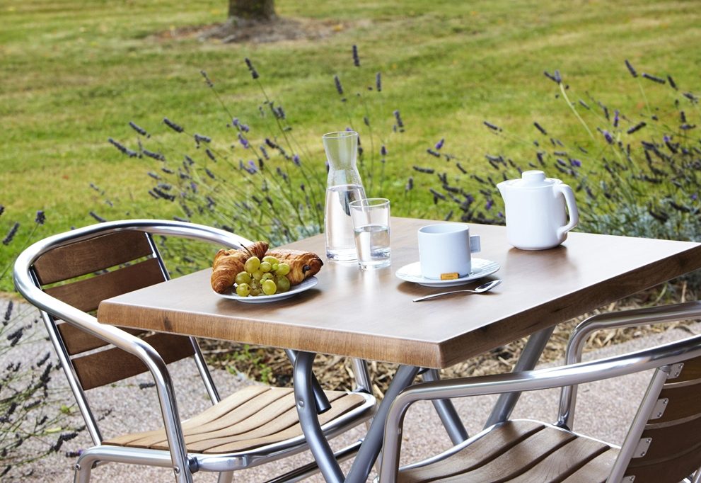 petit déjeuner en terrasse