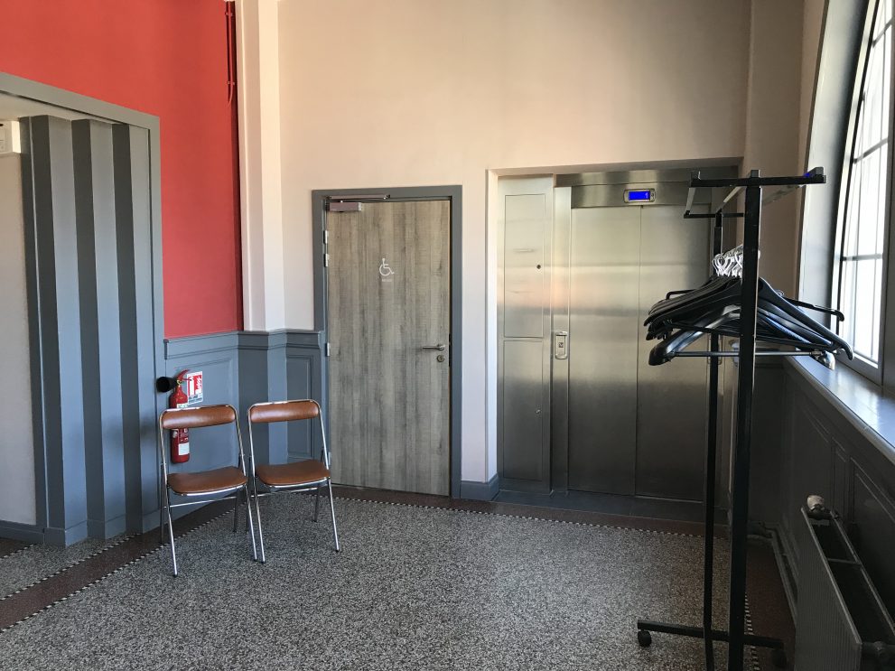 Entrée étage Pavillon Roux