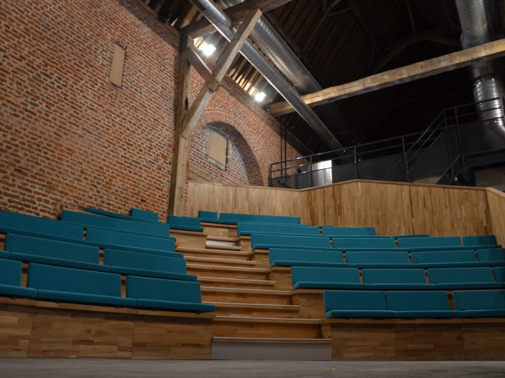 amphithéâtre Fées 68 places