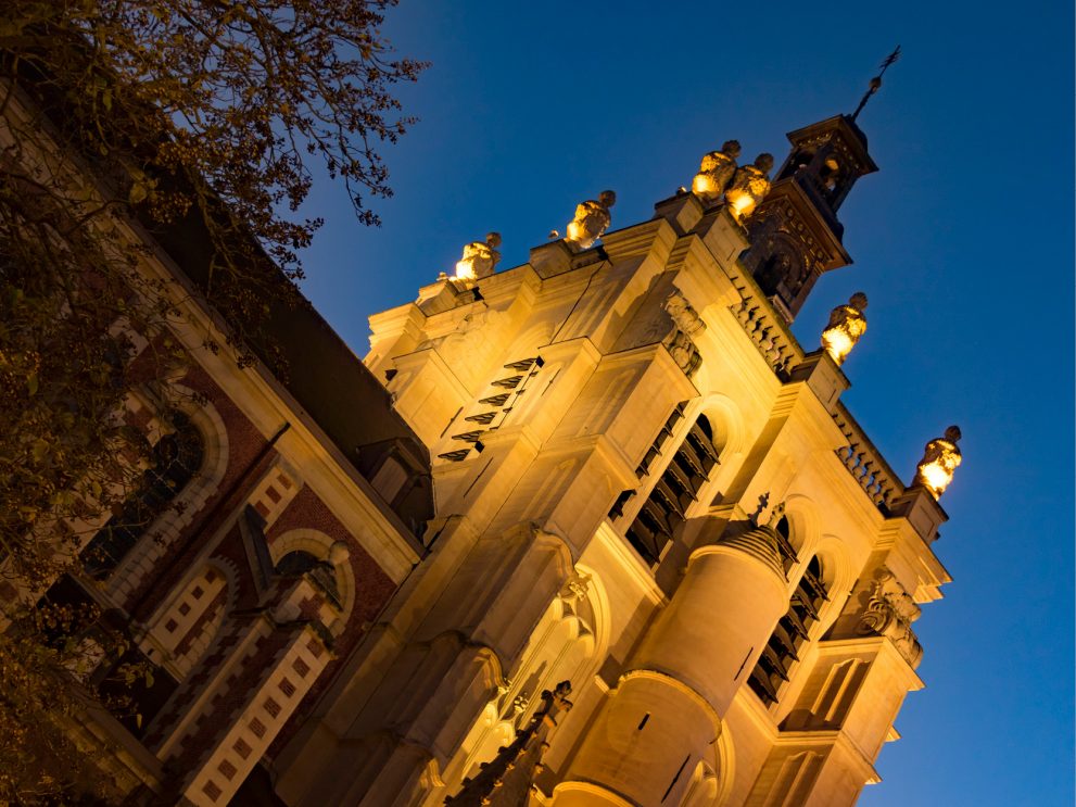 collégiale Saint Pierre illuminée