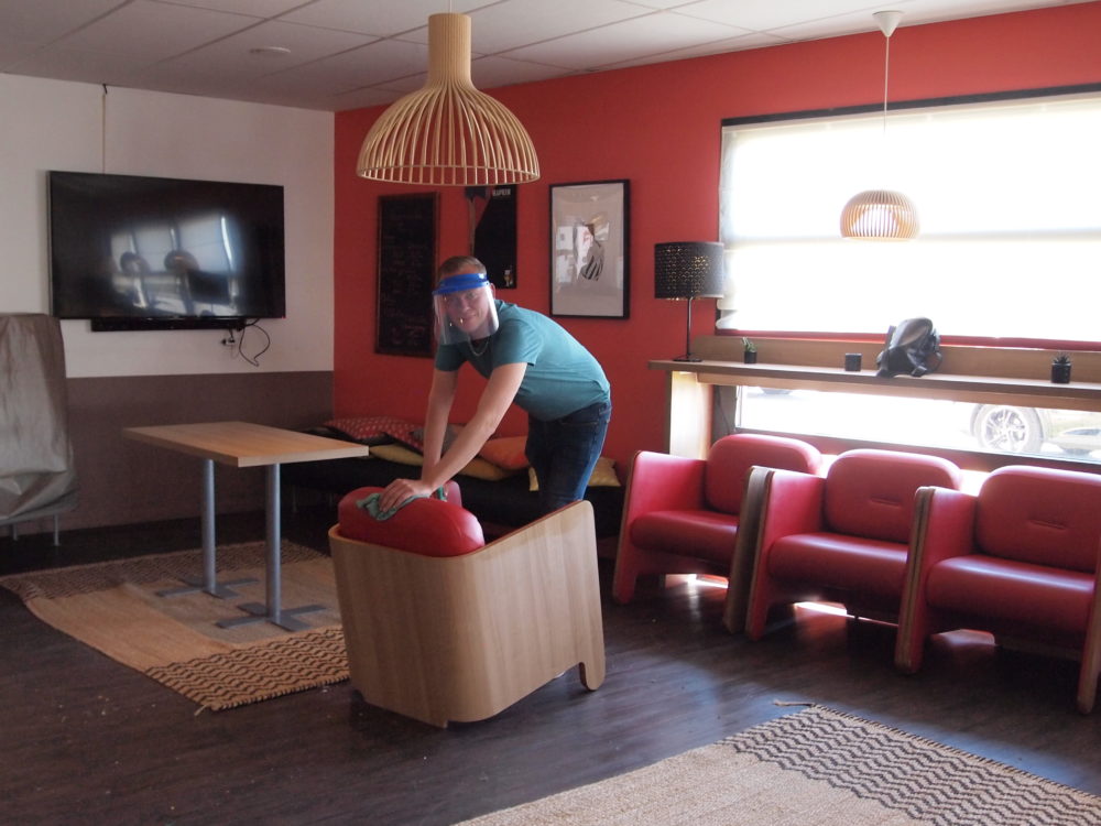 Désinfection de l'espace réception