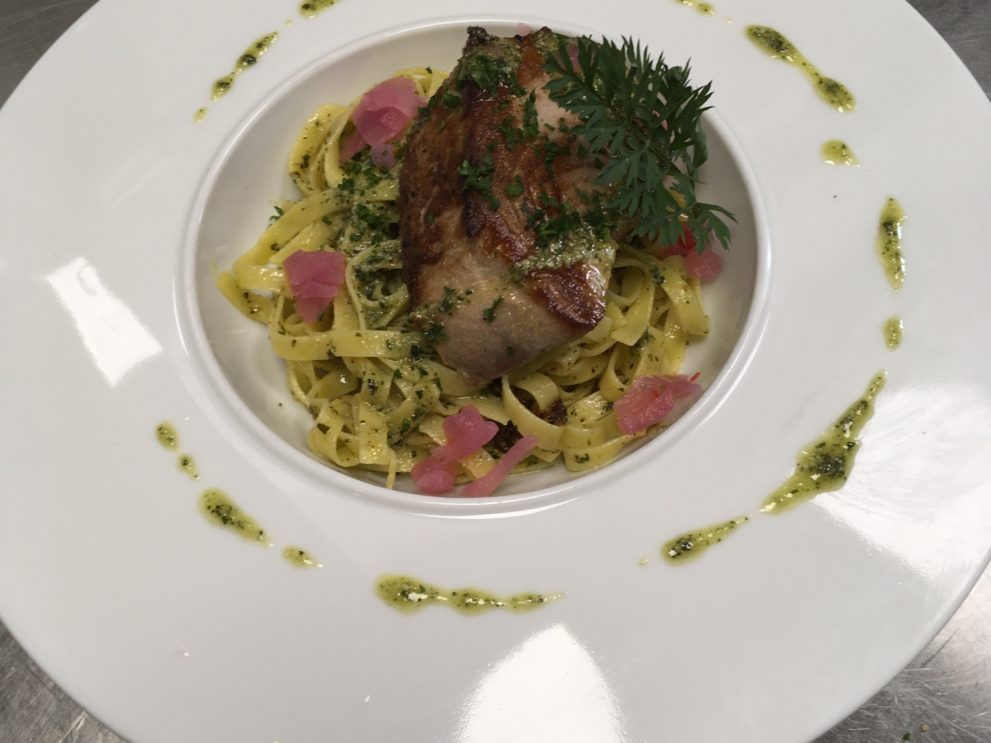 quasi de veau tagliatelles au pesto