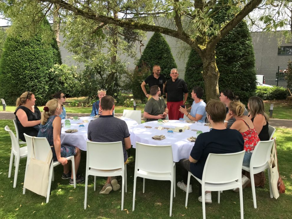 Le petit Nicolas déjeuner en extérieur