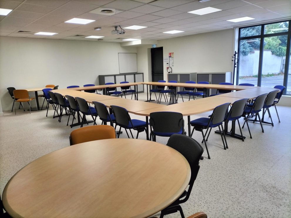 Salle Martha Desrumaux - Espace Albert Camus à Sin-le-Noble - Salle de réunion ou formation - Douaisis (c)Douaisis Agglo (3)